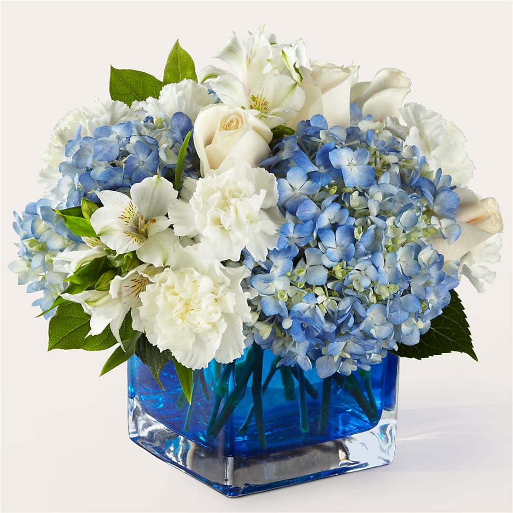 Soothing Waters Bouquet – Talia Flowers, Ottawa ON