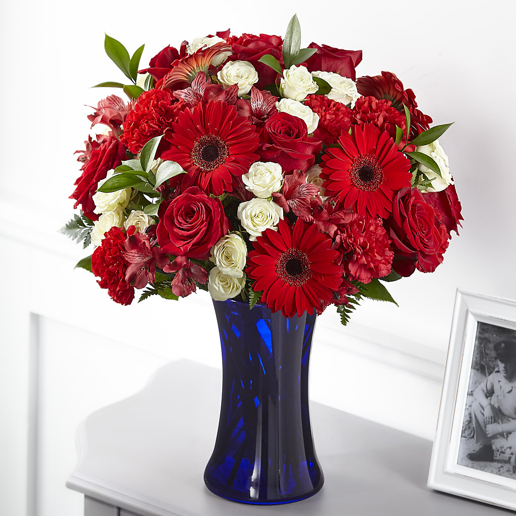 Hearts Embrace Bouquet – Talia Flowers, Ottawa ON