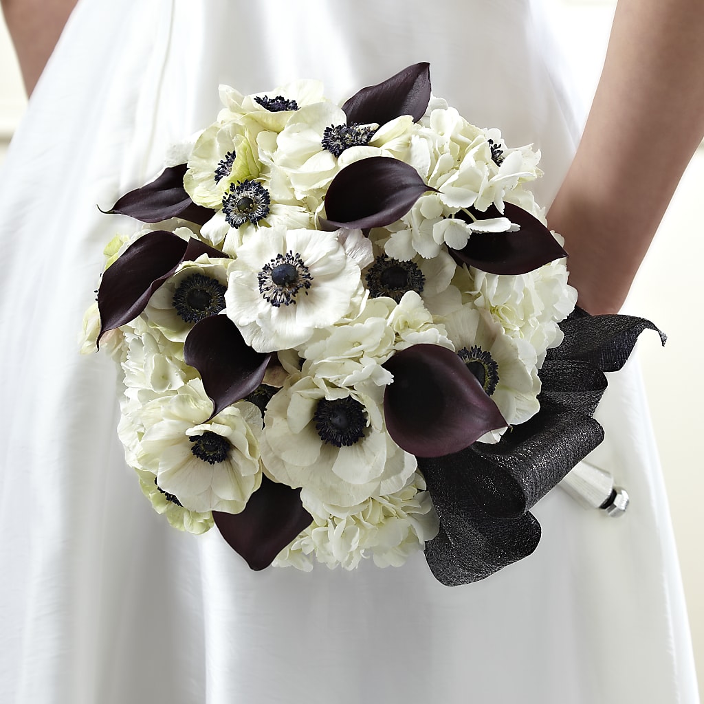 To Have and To Hold Bouquet – Talia Flowers, Ottawa ON