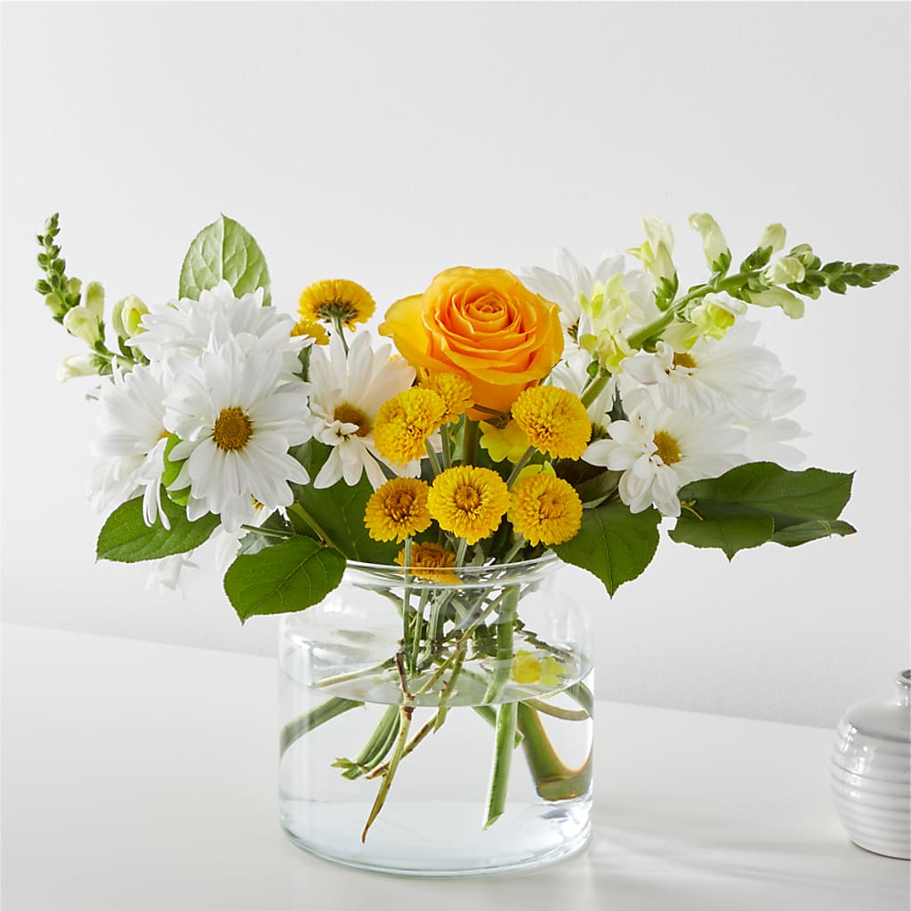 Sun Salutation Bouquet –  Talia Flowers, Ottawa ON