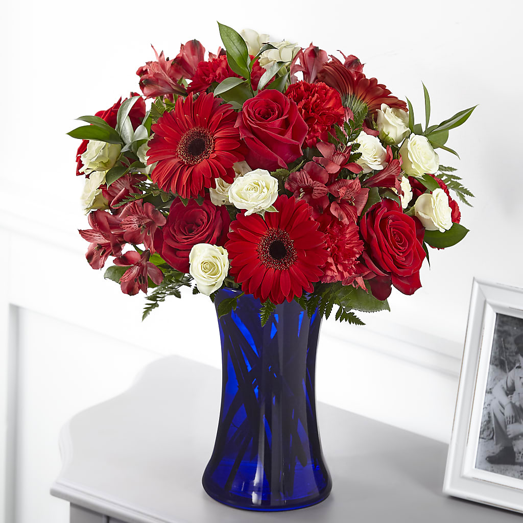 Hearts Embrace Bouquet –  Talia Flowers, Ottawa ON