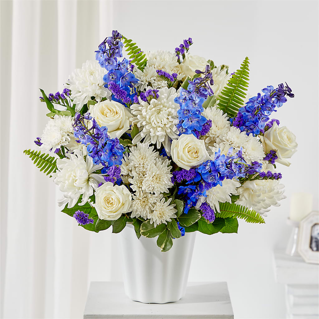 Hold Dear Tabletop Basket –  Talia Flowers, Ottawa ON