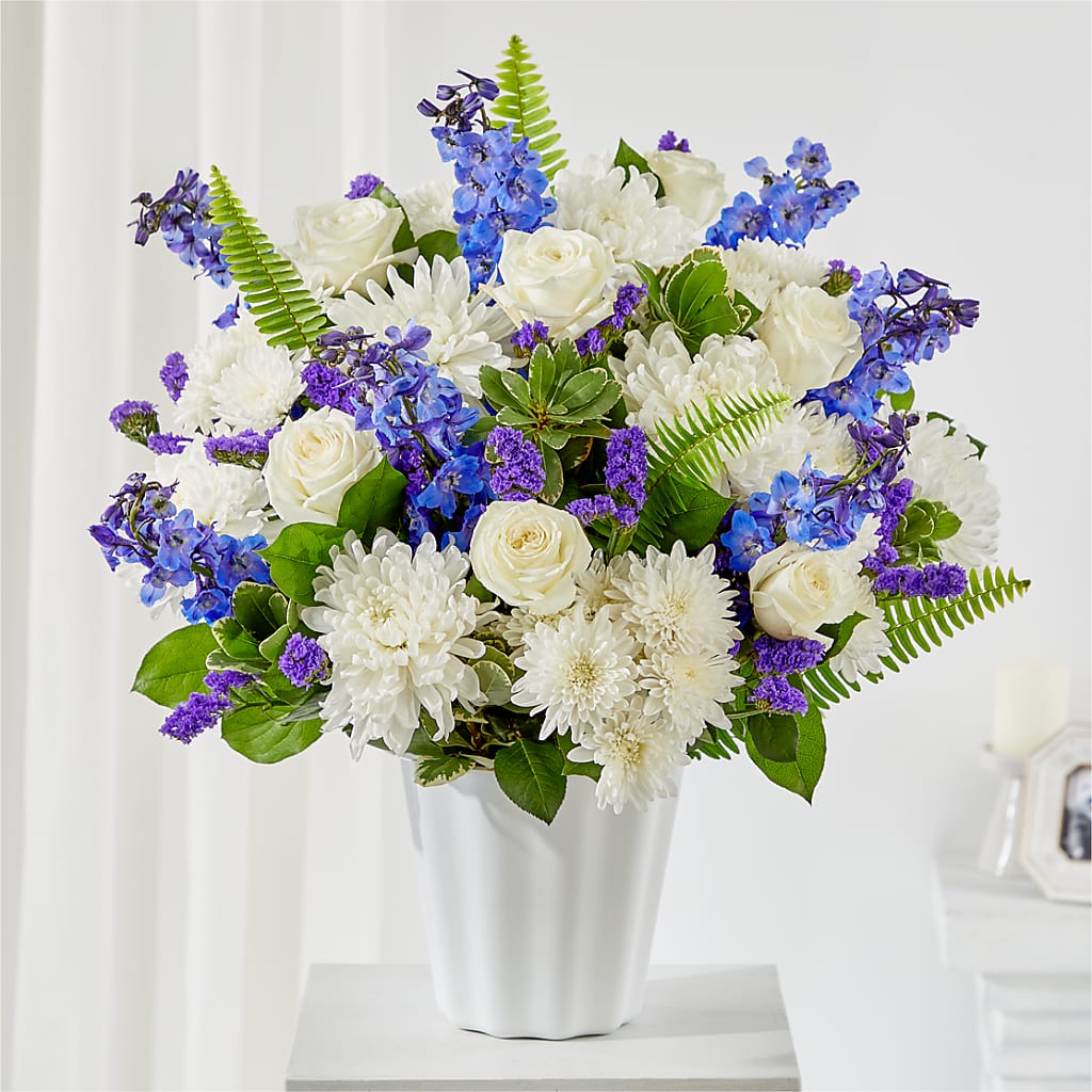 Hold Dear Tabletop Basket –  Talia Flowers, Ottawa ON
