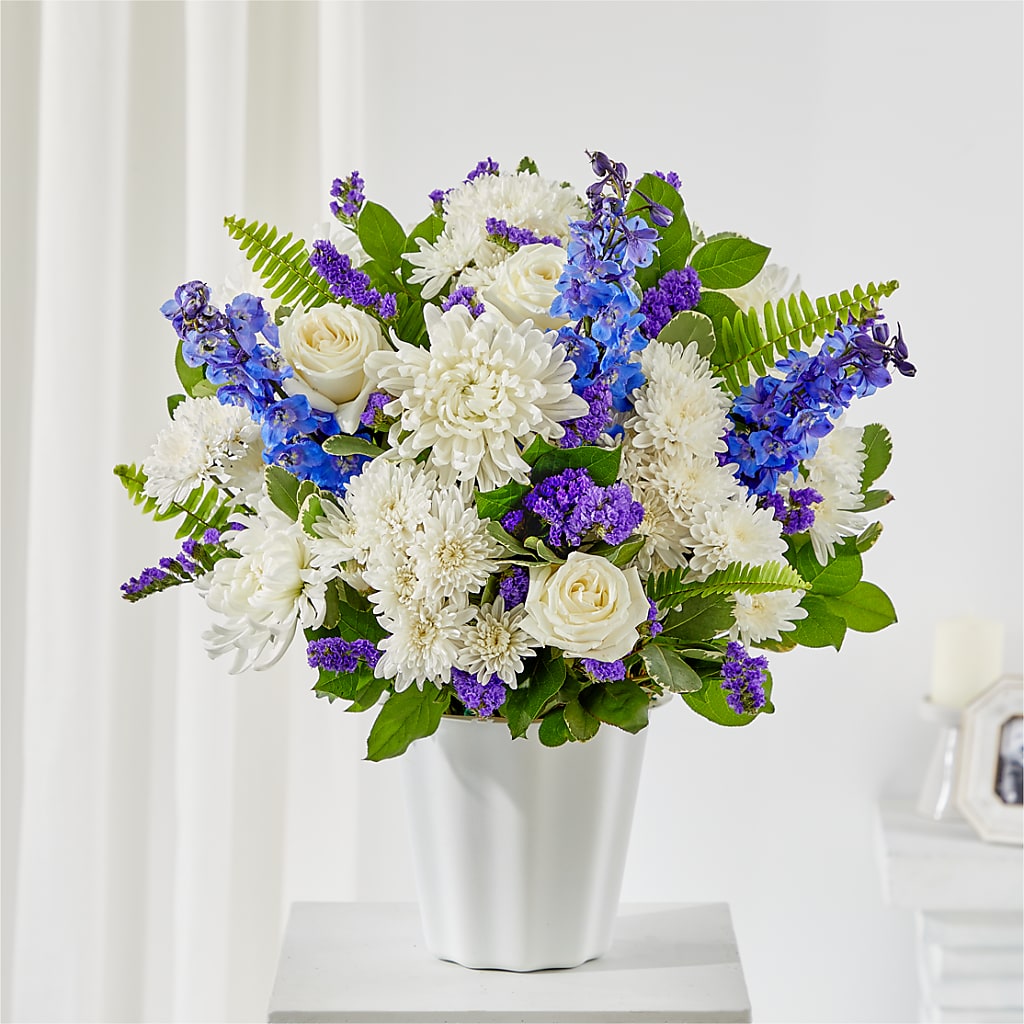 Hold Dear Tabletop Basket –  Talia Flowers, Ottawa ON