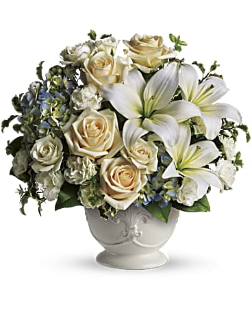 Beautiful Dreams by Teleflora –  Talia Flowers, Ottawa ON