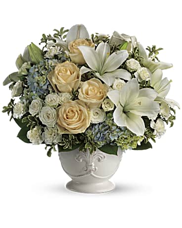 Beautiful Dreams by Teleflora –  Talia Flowers, Ottawa ON