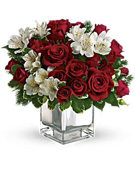 Teleflora's Christmas Blush Bouquet –  Talia Flowers, Ottawa ON