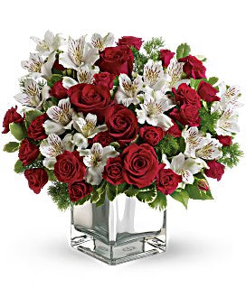 Teleflora's Christmas Blush Bouquet –  Talia Flowers, Ottawa ON