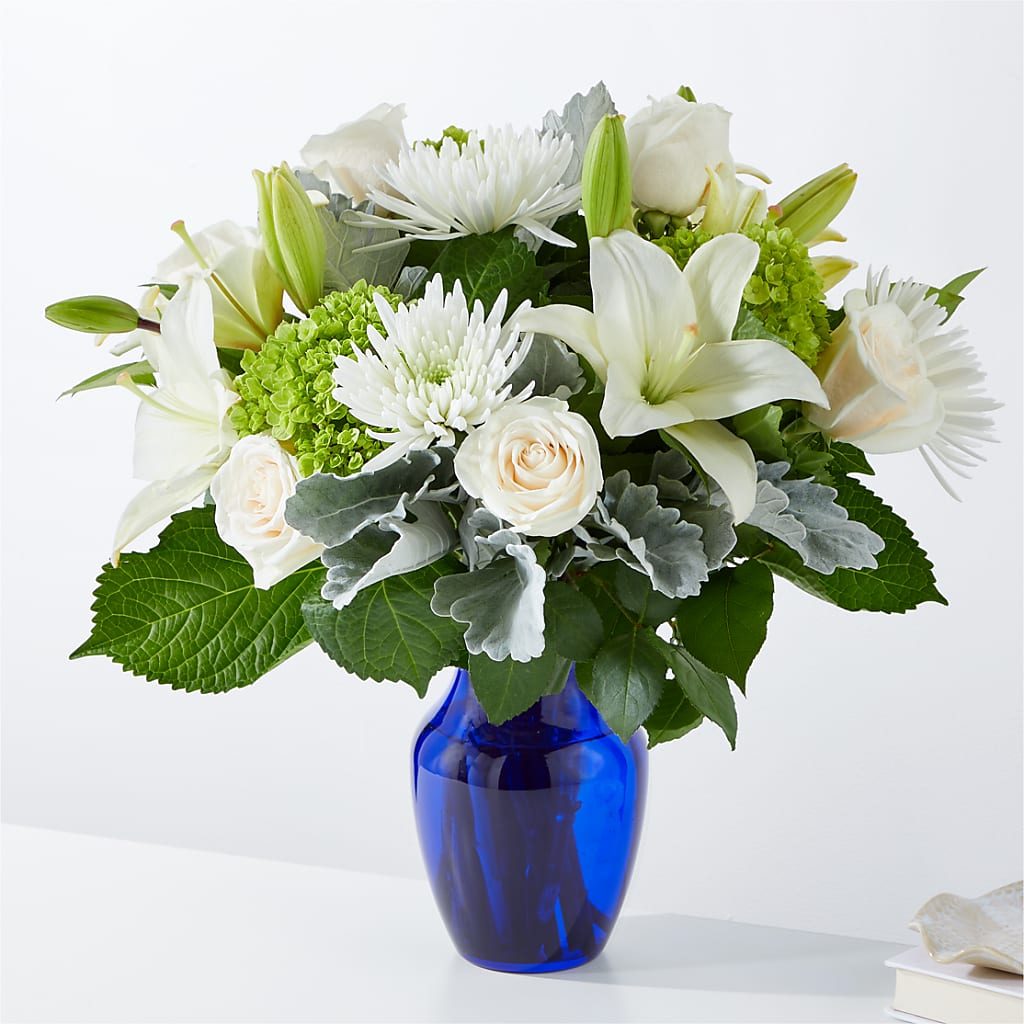 Snowy Dreams Bouquet –  Talia Flowers, Ottawa ON