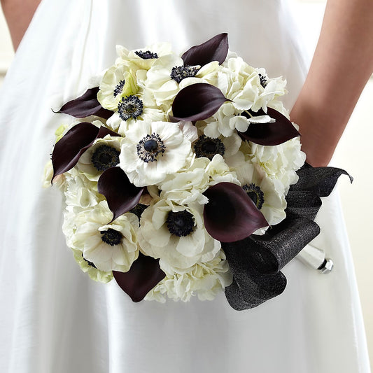 To Have and To Hold Bouquet –  Talia Flowers, Ottawa ON