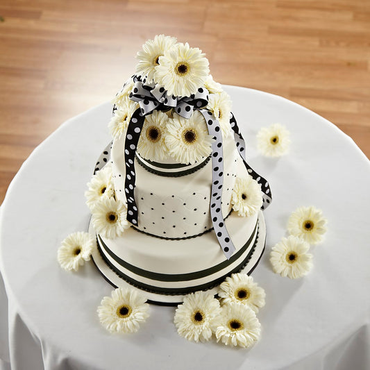 Simple Sophistication Cake Décor –  Talia Flowers, Ottawa ON