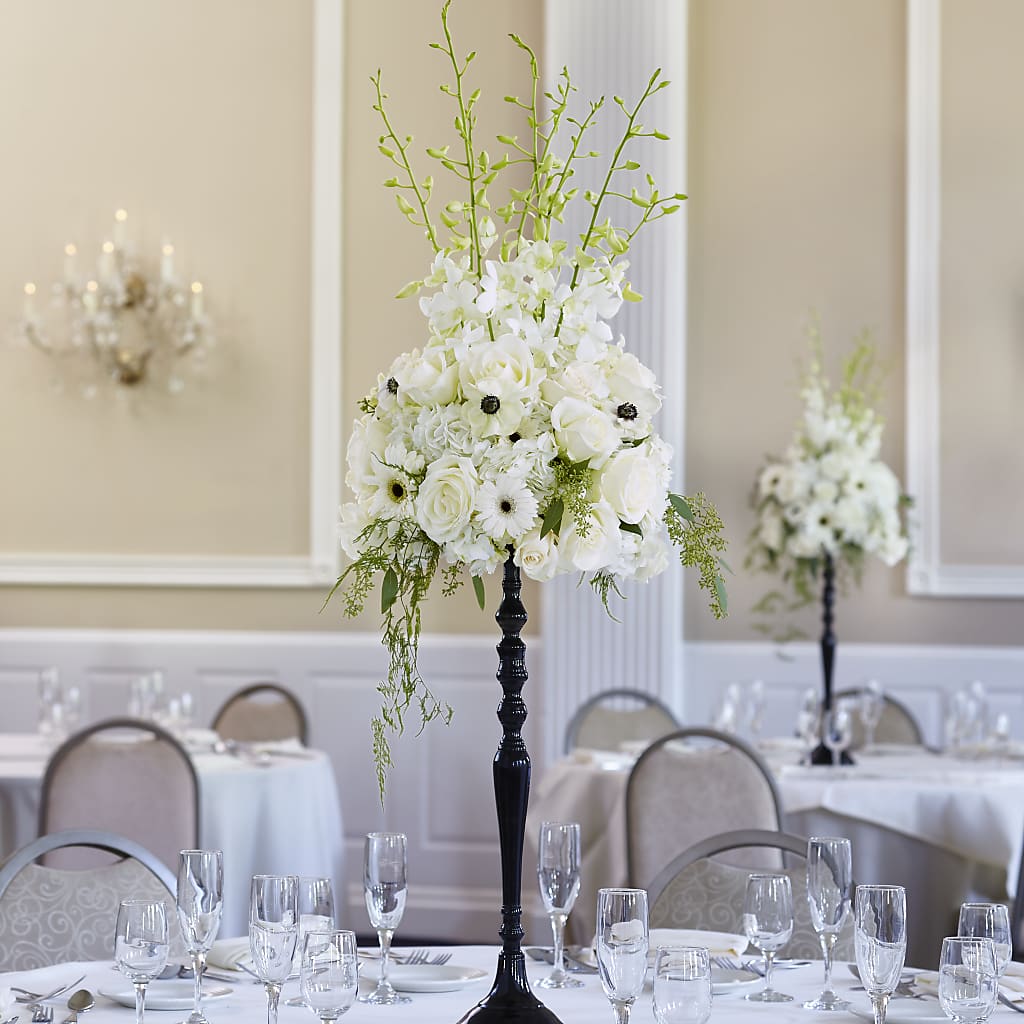 Regency Centerpiece –  Talia Flowers, Ottawa ON