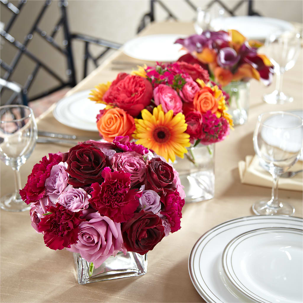 Love's Eternity Centerpiece –  Talia Flowers, Ottawa ON